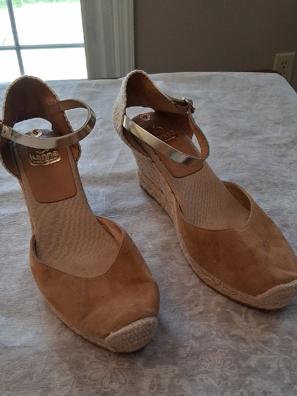 Kanna Wedge Sandals Suede Size 9